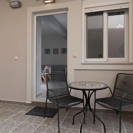 Andi's Apartment's * Palaiochora